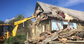 Промышленный демонтаж пристроек к дому в Майкопе | Цены от 574 руб. за м2